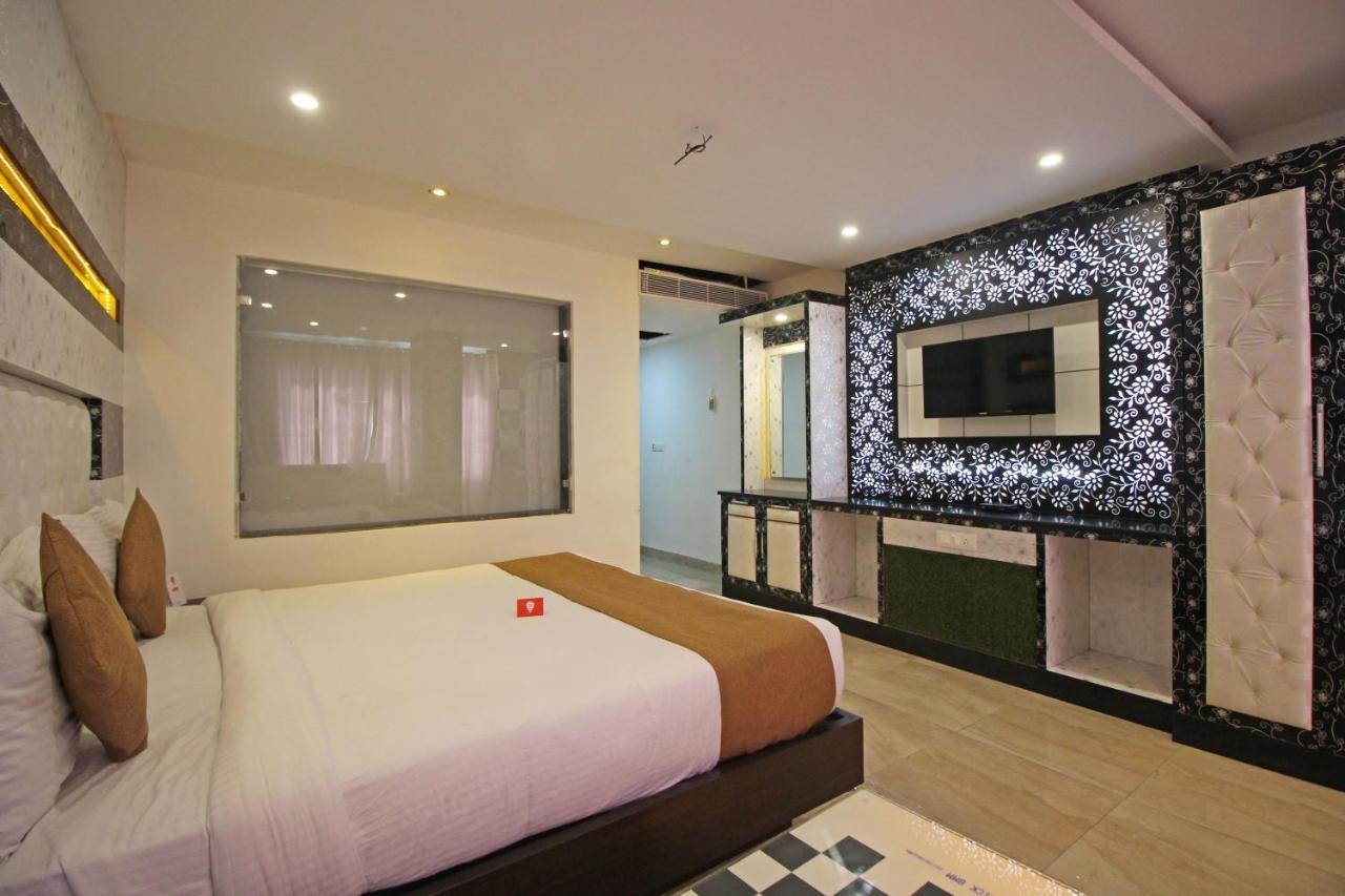 Oyo 4964 Golden Oyster Suites Dehradún Kültér fotó